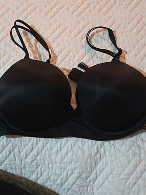 Victoria's Secret Black Smooth T-Shirt Bra